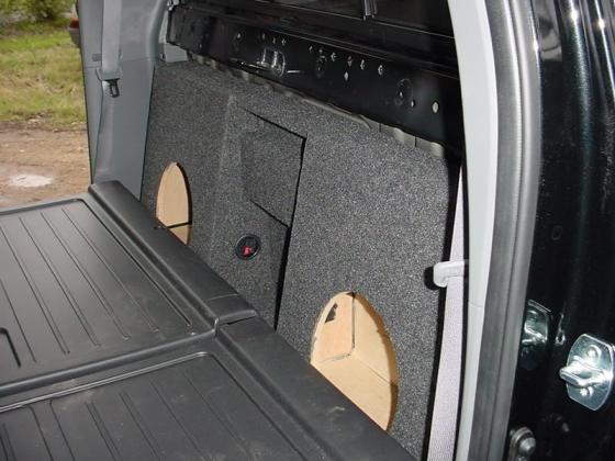 05-18 Toyota Tacoma Double Cab 2-12'' Sub Box Carpeted